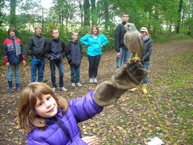 Kinder im Wald