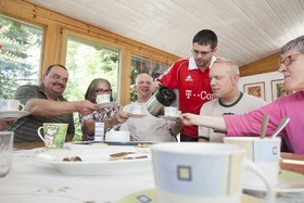 Bewohner in der Scharnhorststrae beim Kaffeetrinken