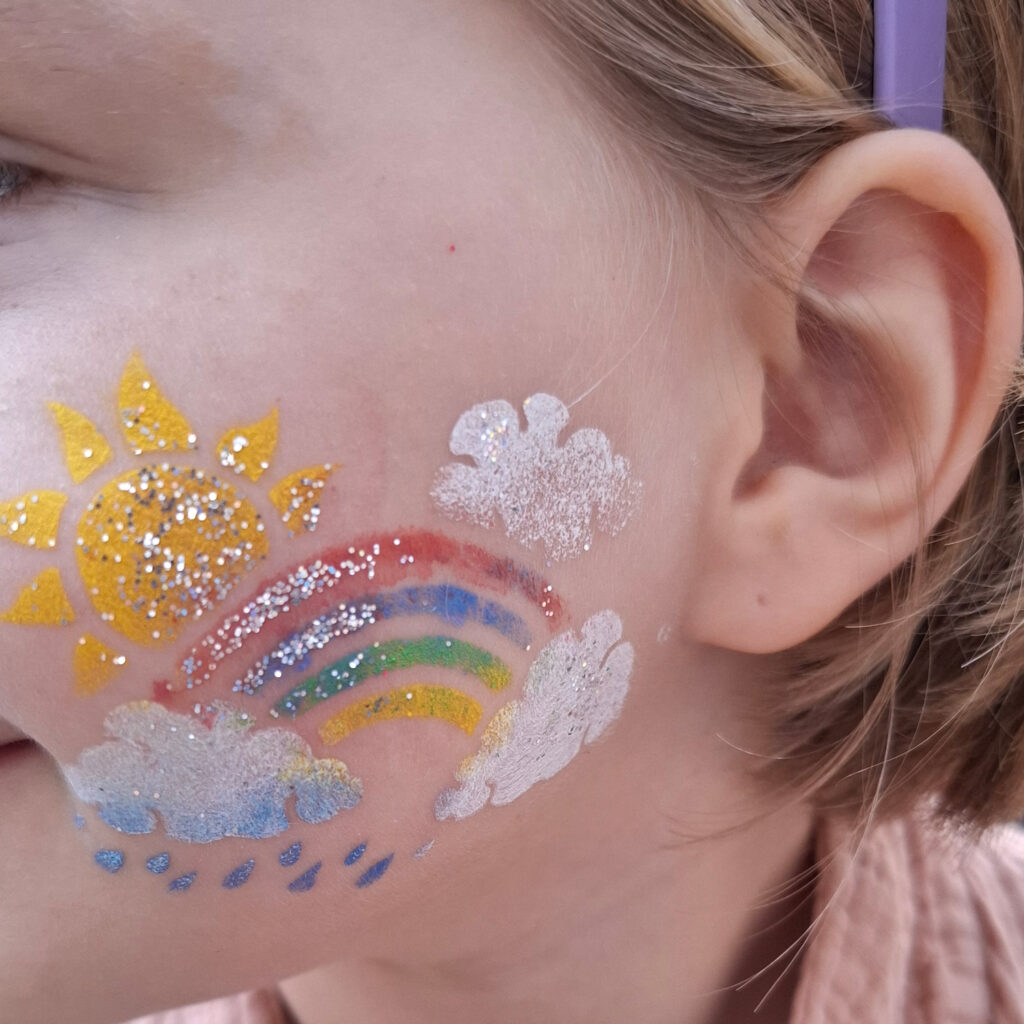 Kunstwerk aus Schminke beim Ortsfest in Merzenich.